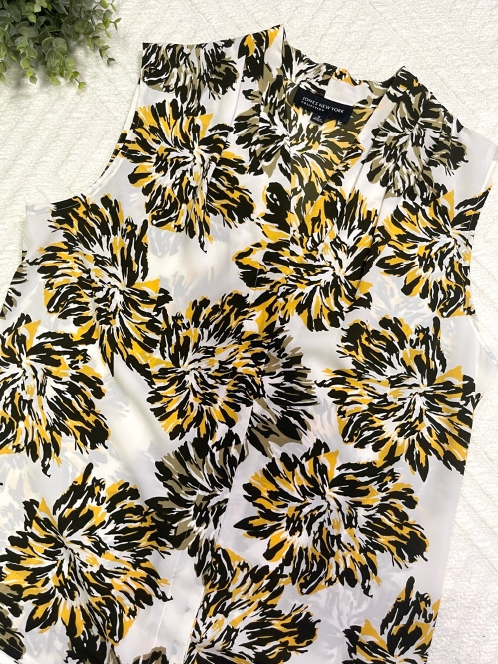 Jones New York Floral Sleeveless Top - Size 10
